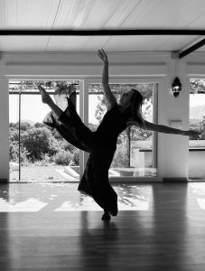 Sevanti mid-dance